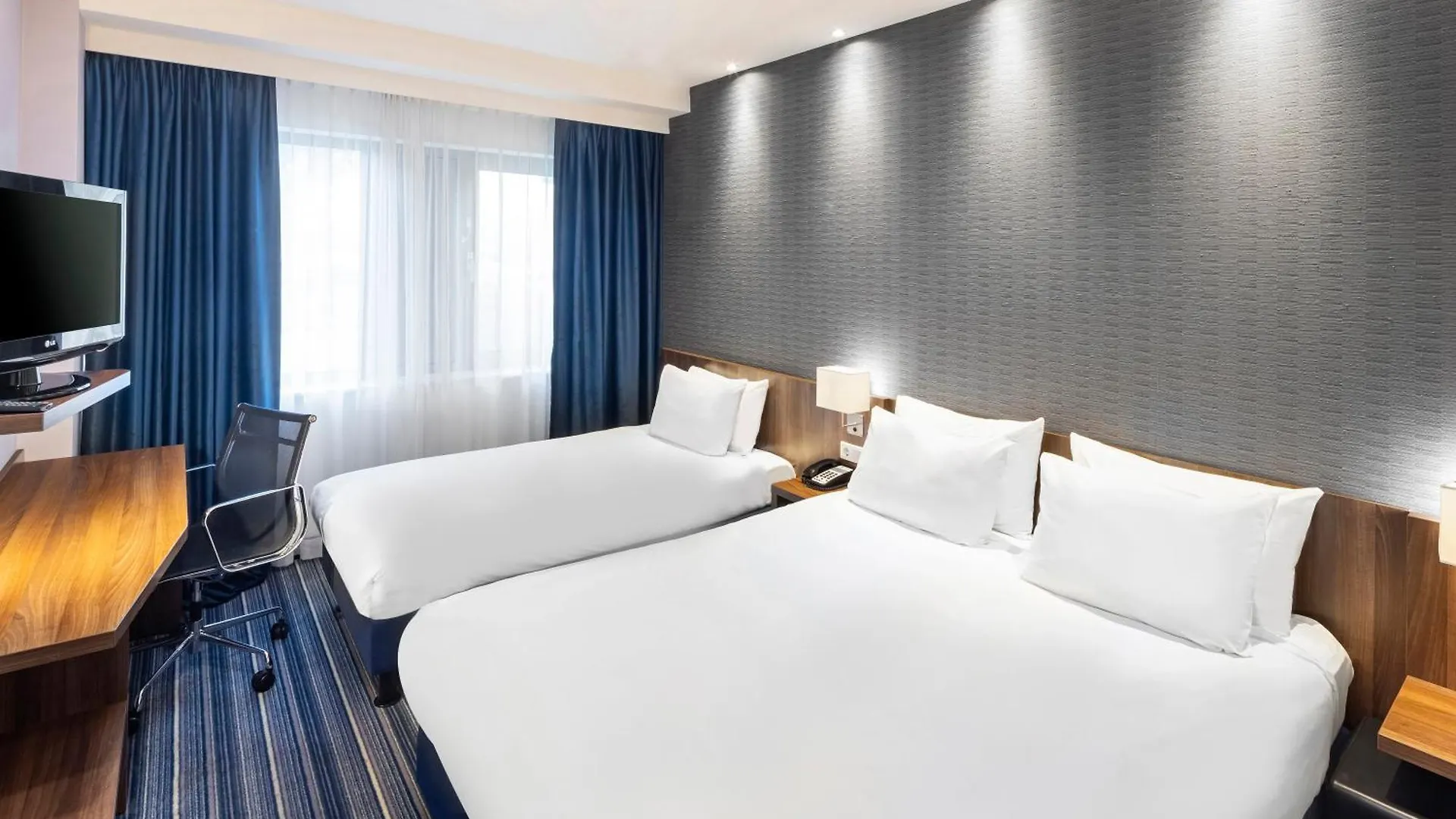 Holiday Inn Express Rotterdam - Central Station By Ihg 3*,  Hollandia