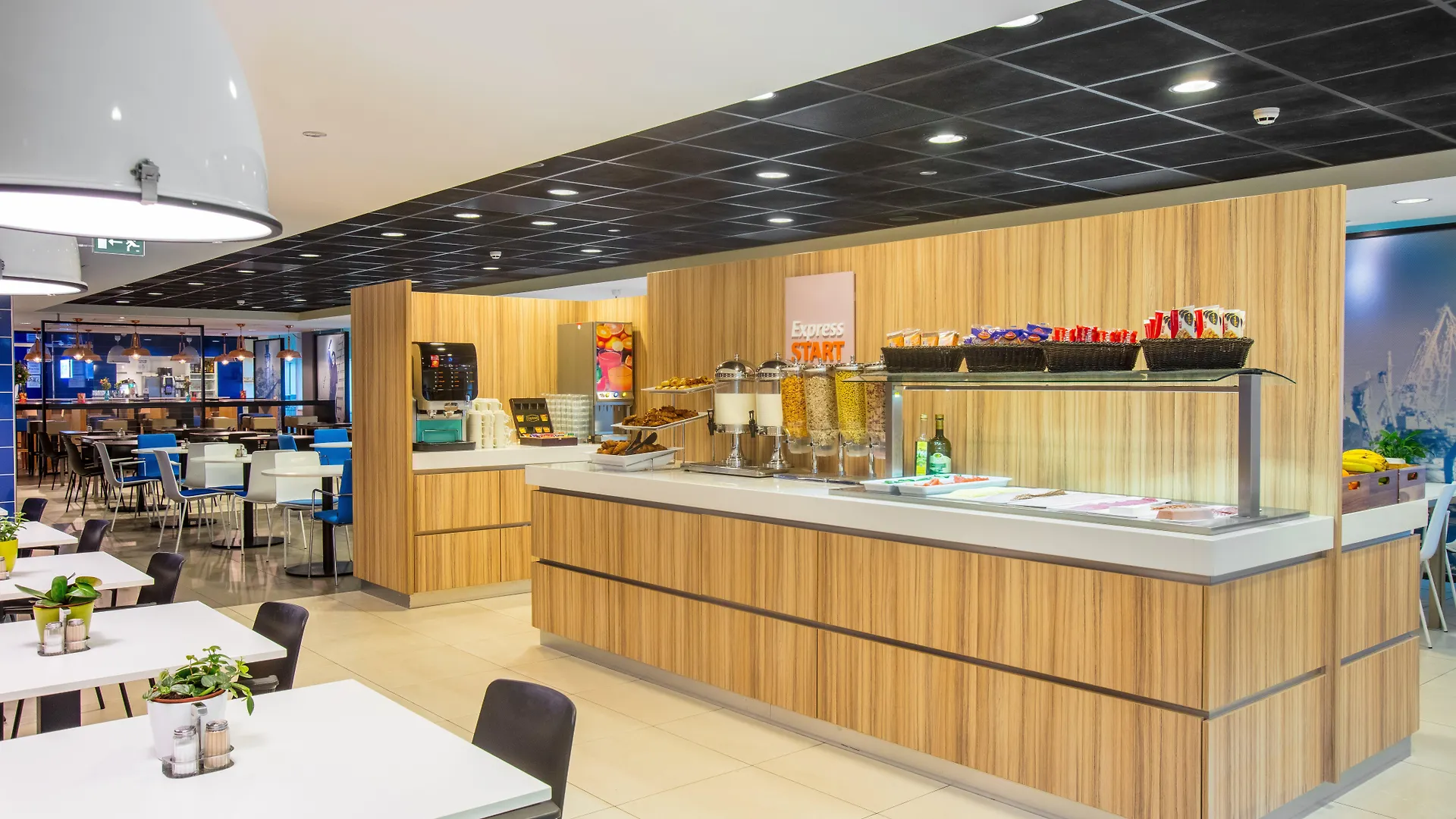 Holiday Inn Express Rotterdam - Central Station By Ihg